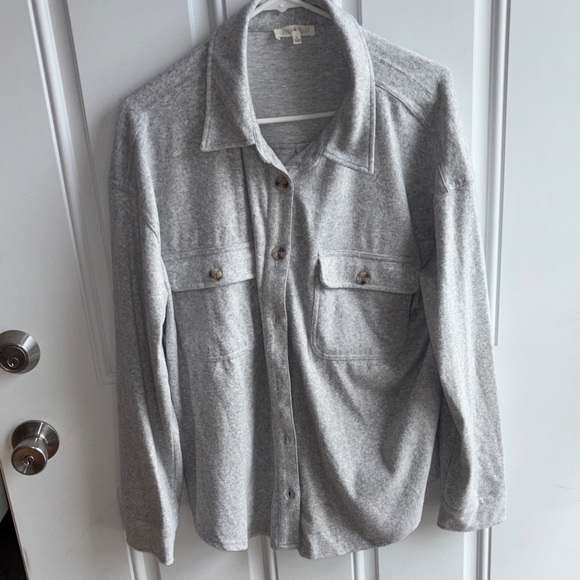 Ultra Flirt Tops - Ultra Flirt Light Gray Button-Down Shirt Jacket